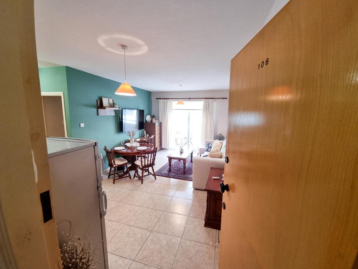 Dock Holiday Apartment Larnaca Extérieur photo