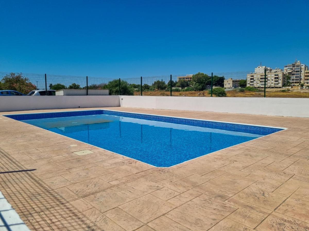Dock Holiday Apartment Larnaca Extérieur photo
